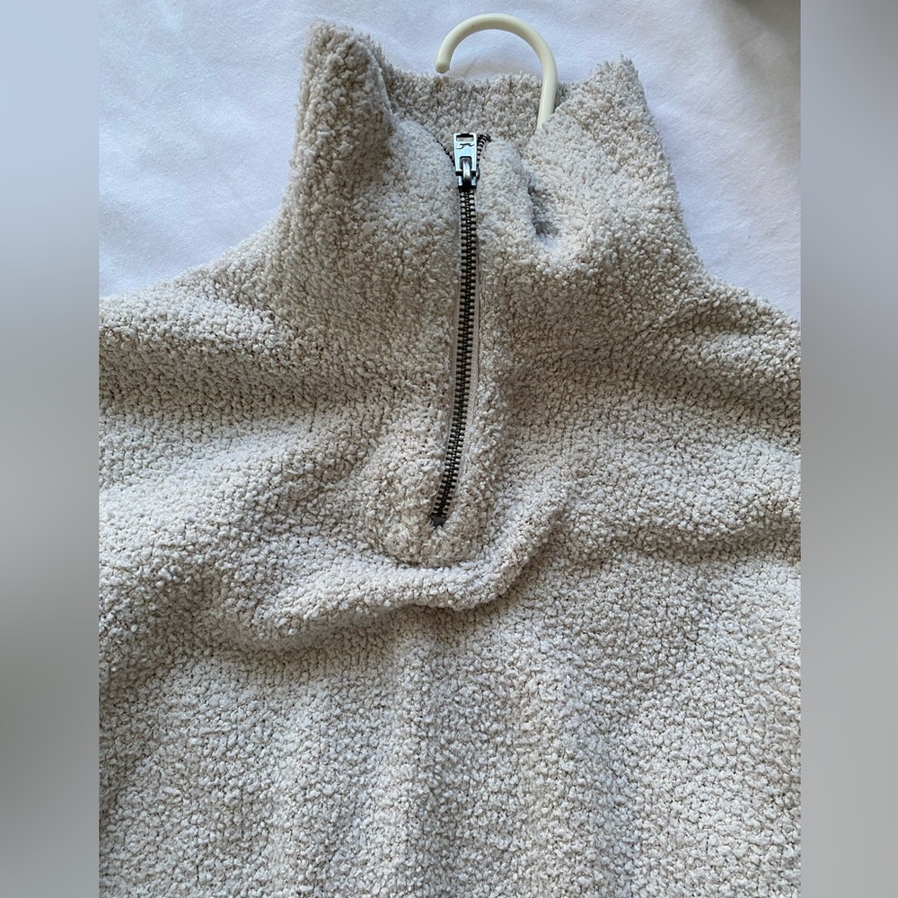 Hollister Co. Women's Ivory Sweatshirt - XS - Picture 3 of 7